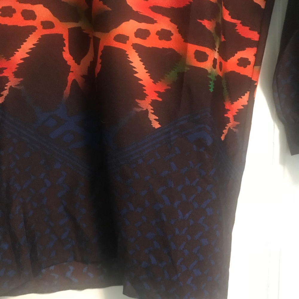 Long Dramatic Patterned Blouse - image 2